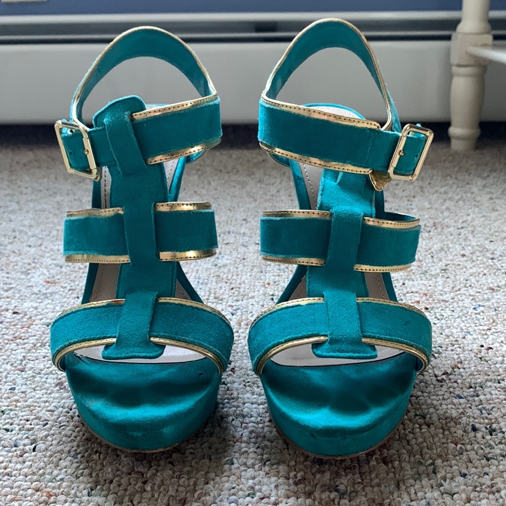 Steve Madden turquoise heel